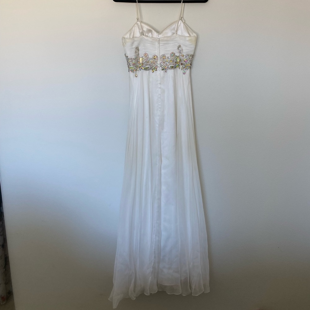 Wedding Dress - Picture 2 of 11